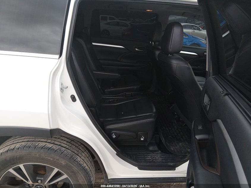 2016 Toyota Highlander VIN 5TDJKRFH2GS285405 IAAI salvage auction — FRONT END, Salvage Title, sold $4,850 on 2026-07-31 (photo 8)
