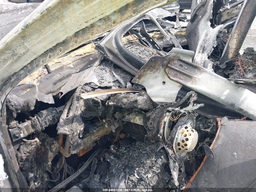 2015 Mercedes-benz S-klasse VIN WDDUG8CB7FA095867 IAAI salvage auction — INTERIOR BURN, Salvage - Greater Than 75% (Maryland), sold $1,100 on 2026-07-13 (photo 7)