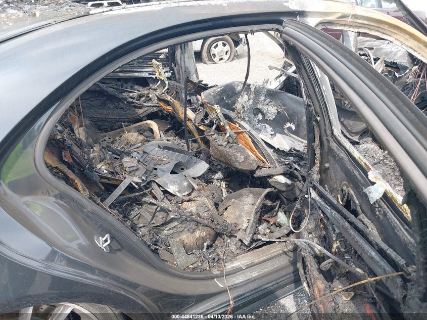 2015 Mercedes-benz S-klasse VIN WDDUG8CB7FA095867 IAAI salvage auction — INTERIOR BURN, Salvage - Greater Than 75% (Maryland), sold $1,100 on 2026-07-13 (photo 8)
