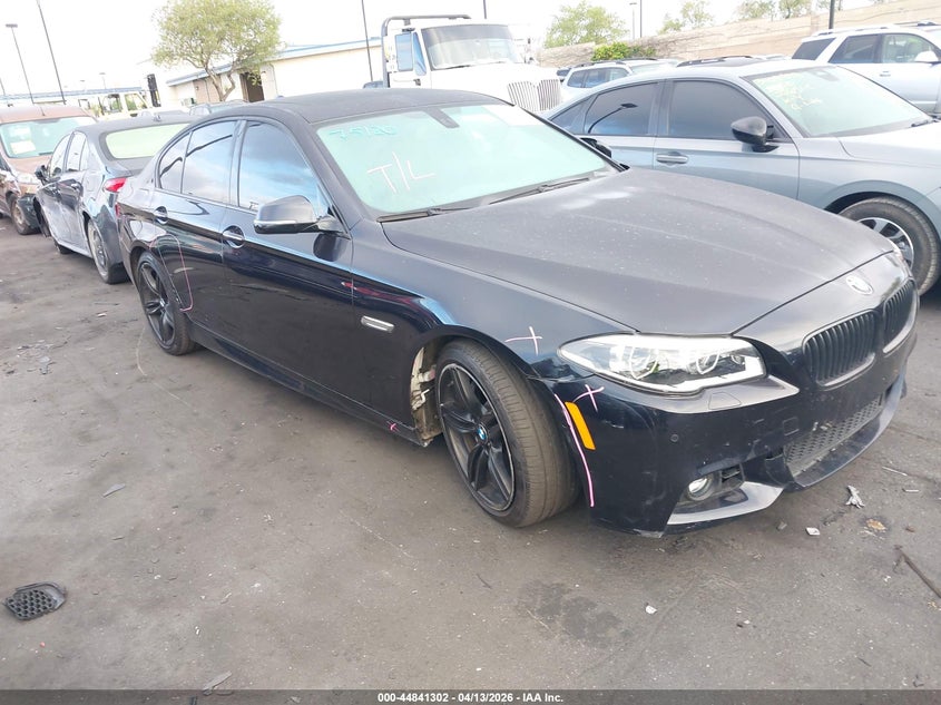 2015 BMW 5er VIN WBA5B1C54FD918202 IAAI salvage auction — RIGHT SIDE, Wait Title, sold $2,600 on 2026-10-05 (photo 1)