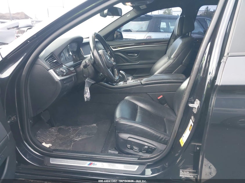 2015 BMW 5er VIN WBA5B1C54FD918202 IAAI salvage auction — RIGHT SIDE, Wait Title, sold $2,600 on 2026-10-05 (photo 5)