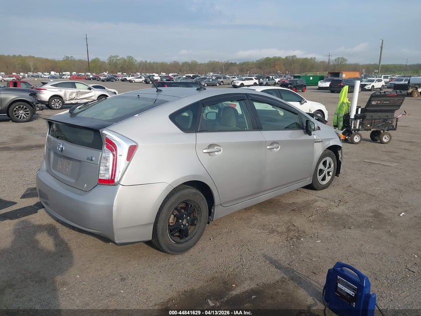 2013 Toyota Prius VIN JTDKN3DU8D0338146 IAAI salvage auction — FRONT END, Salvage - Greater Than 75% (Maryland), sold $1,250 on 2026-07-27 (photo 4)