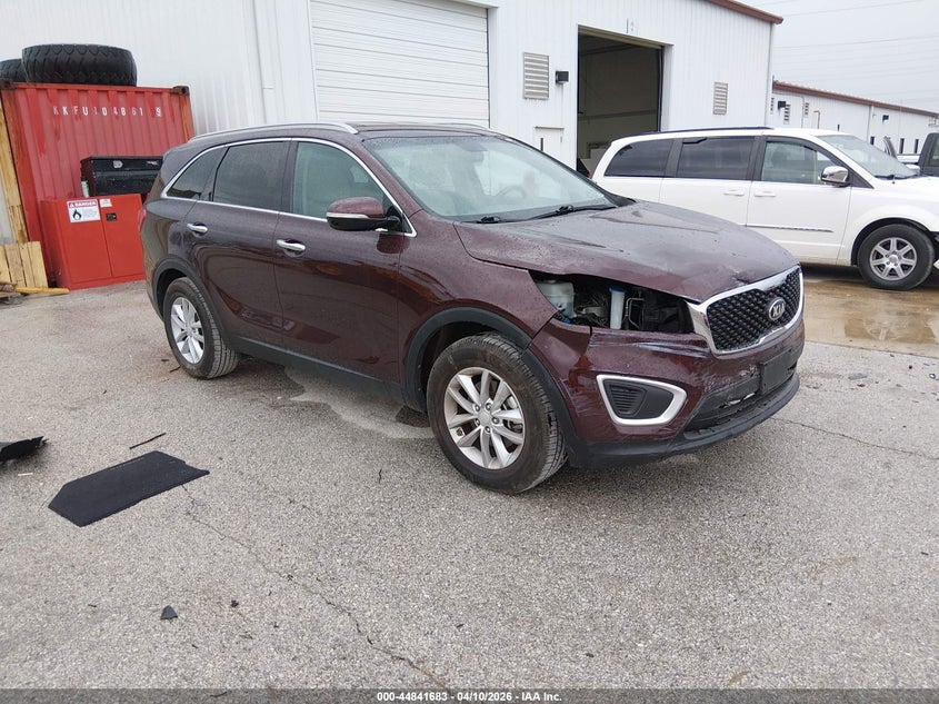 2017 Kia Sorento VIN 5XYPG4A32HG194711 IAAI salvage auction — RIGHT FRONT, Salvage Title, sold $2,900 on 2026-07-30 (photo 1)