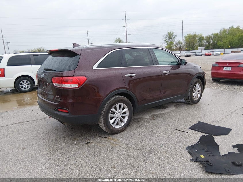 2017 Kia Sorento VIN 5XYPG4A32HG194711 IAAI salvage auction — RIGHT FRONT, Salvage Title, sold $2,900 on 2026-07-30 (photo 4)