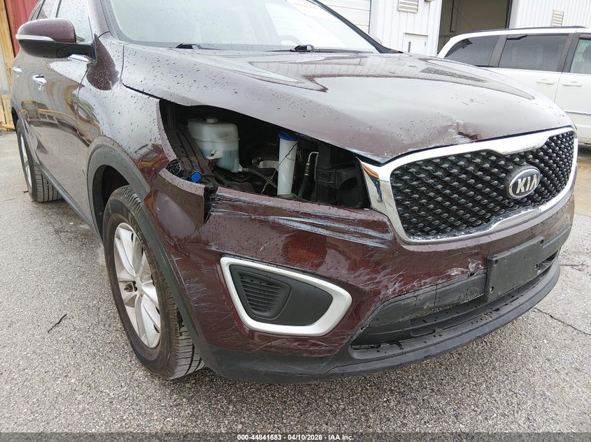 2017 Kia Sorento VIN 5XYPG4A32HG194711 IAAI salvage auction — RIGHT FRONT, Salvage Title, sold $2,900 on 2026-07-30 (photo 6)