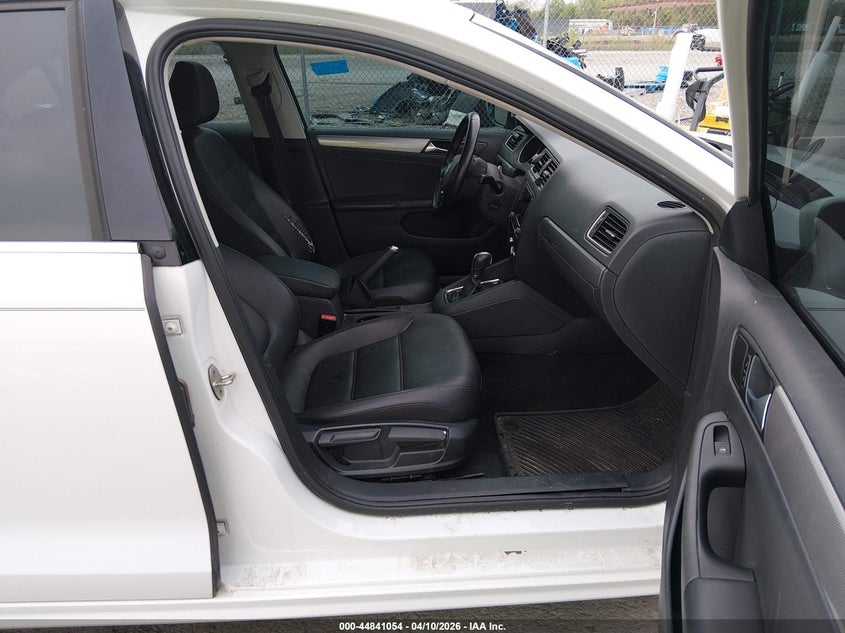 2017 Volkswagen Jetta VIN 3VWDB7AJ4HM201255 IAAI salvage auction — FRONT END, Salvage Title, sold $1,400 on 2026-08-11 (photo 5)