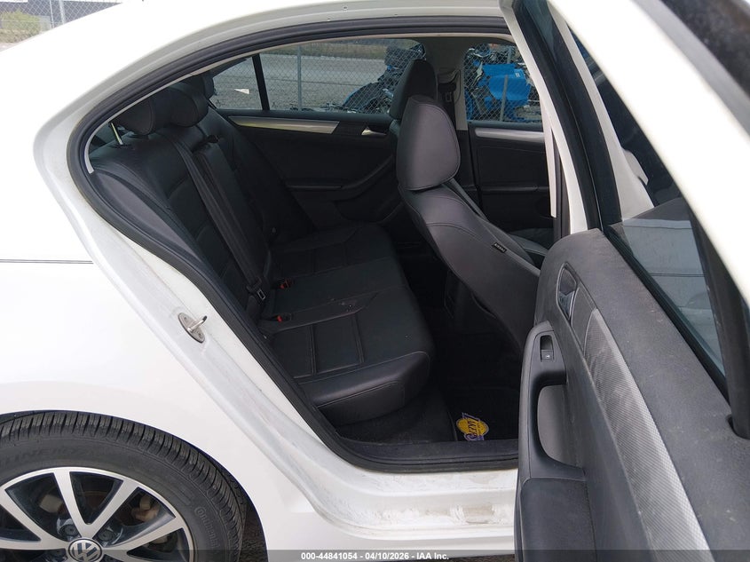 2017 Volkswagen Jetta VIN 3VWDB7AJ4HM201255 IAAI salvage auction — FRONT END, Salvage Title, sold $1,400 on 2026-08-11 (photo 8)