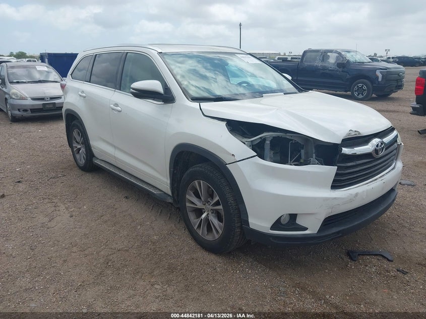 2014 Toyota Highlander VIN 5TDKKRFH2ES015222 IAAI salvage auction — FRONT END, Salvage Title, sold $8,000 on 2026-07-24 (photo 1)