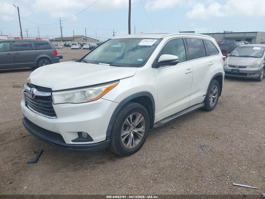 2014 Toyota Highlander VIN 5TDKKRFH2ES015222 IAAI salvage auction — FRONT END, Salvage Title, sold $8,000 on 2026-07-24 (photo 2)