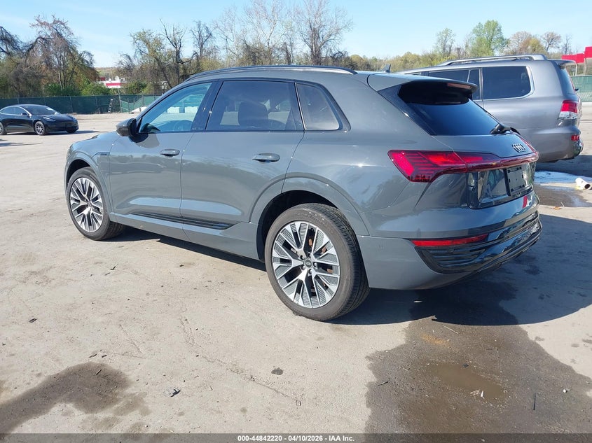 2024 Audi Q8 VIN WA16ABGE9RB007688 IAAI salvage auction — RIGHT REAR, Salvage Title, sold $27,550 on 2026-07-09 (photo 3)
