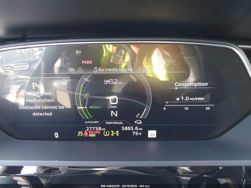2024 Audi Q8 VIN WA16ABGE9RB007688 IAAI salvage auction — RIGHT REAR, Salvage Title, sold $27,550 on 2026-07-09 (photo 7)