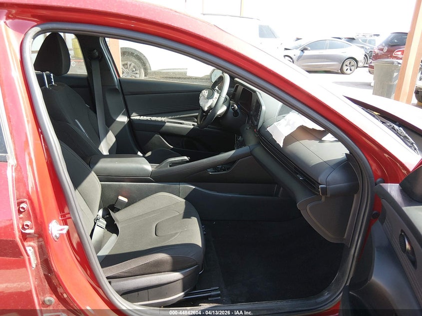 2025 Hyundai Elantra VIN KMHLM4DG2SU059140 IAAI salvage auction — FRONT END, Salvage Title, sold $5,300 on 2026-07-29 (photo 5)