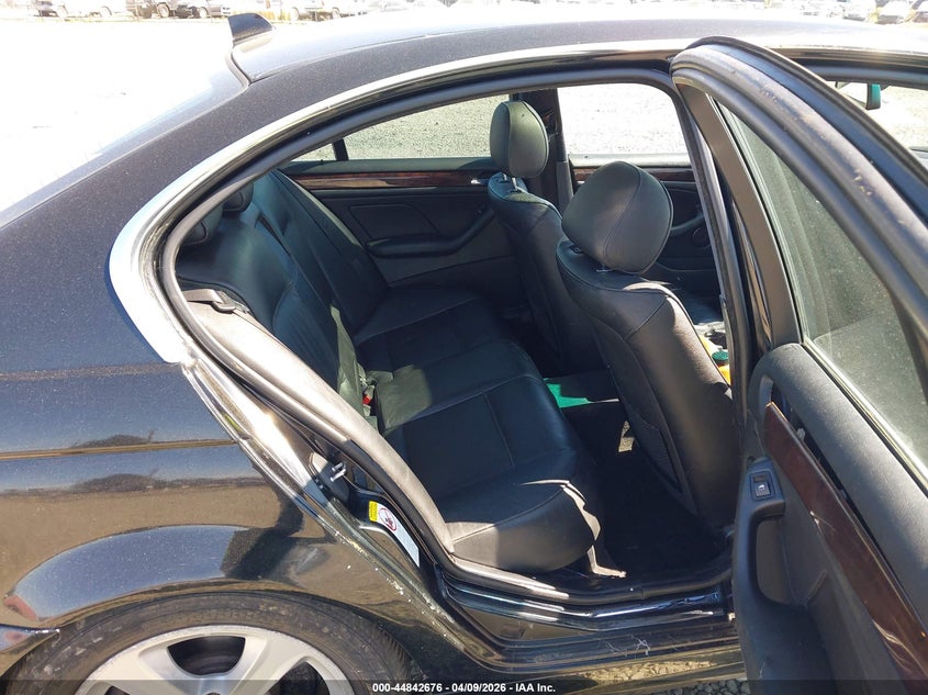 2004 BMW 3er VIN WBAEW53444PN35407 IAAI salvage auction — NORMAL WEAR, Peddle Clear Public-Restricted (Oregon), sold $200 on 2026-07-13 (photo 8)