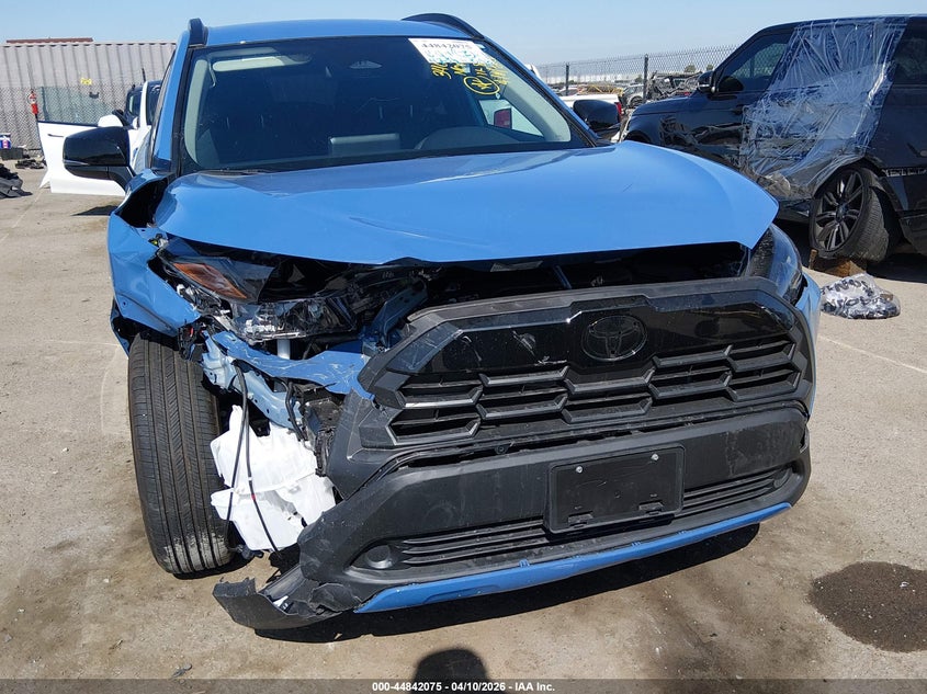 2026 Toyota Corolla cross VIN 7MUCAAAG7TV151923 IAAI salvage auction — FRONT END, Salvage (California), sold $7,550 on 2026-07-13 (photo 6)