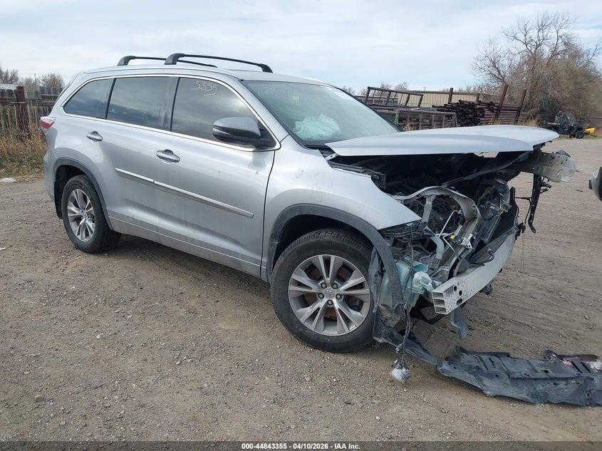 2015 Toyota Highlander VIN 5TDJKRFH8FS213042 IAAI salvage auction — FRONT END, Salvage Title, sold $3,100 on 2026-07-22 (photo 1)