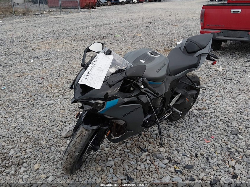 2025 Kawasaki Zx VIN JKBZXJK1XSA007149 IAAI salvage auction — RIGHT SIDE, Salvage (West Virginia), sold $5,150 on 2026-07-14 (photo 2)