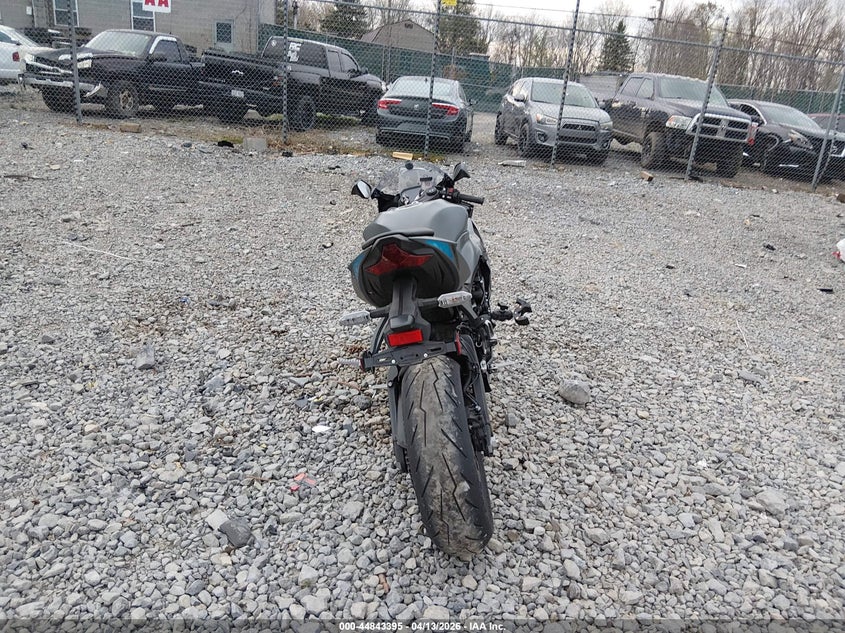 2025 Kawasaki Zx VIN JKBZXJK1XSA007149 IAAI salvage auction — RIGHT SIDE, Salvage (West Virginia), sold $5,150 on 2026-07-14 (photo 6)