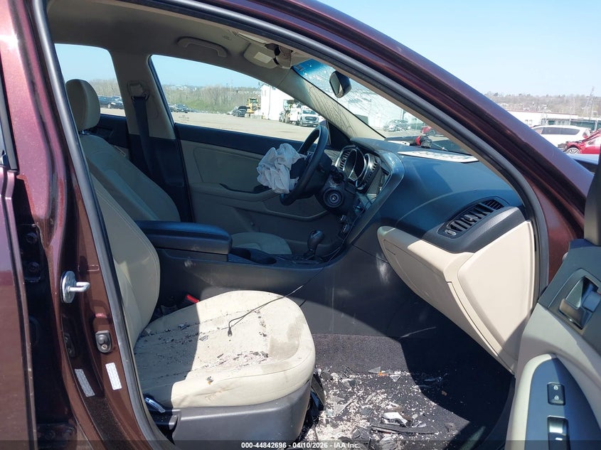 2011 Kia Optima VIN KNAGM4A78B5173550 IAAI salvage auction — FRONT END, Salvage (Pennsylvania), sold $425 on 2026-07-24 (photo 5)