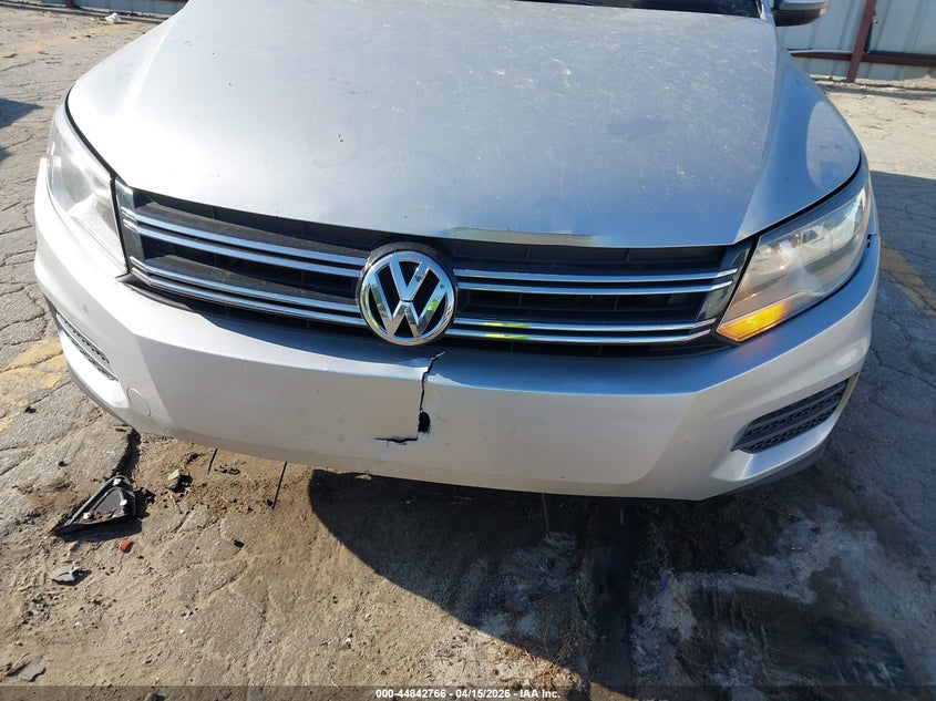 2012 Volkswagen Tiguan VIN WVGBV7AXXCW566999 IAAI salvage auction — FRONT END, Wait Title, sold $175 on 2026-07-29 (photo 6)