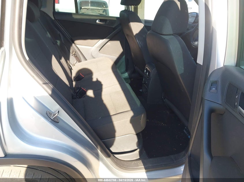 2012 Volkswagen Tiguan VIN WVGBV7AXXCW566999 IAAI salvage auction — FRONT END, Wait Title, sold $175 on 2026-07-29 (photo 8)