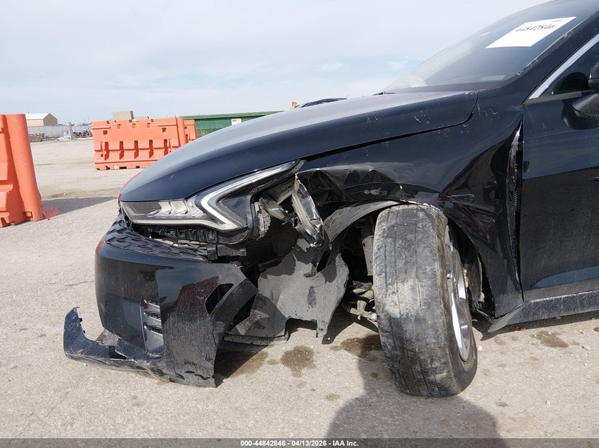 2021 Kia K5 VIN 5XXG14J22MG005742 IAAI salvage auction — LEFT FRONT, Salvage (Texas), sold $4,100 on 2026-07-24 (photo 6)