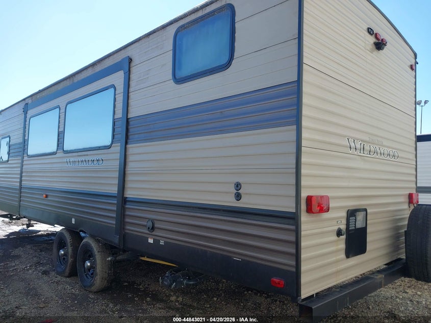 2019 Forest river Other VIN 4X4TWDB21KA267561 IAAI salvage auction — ROOF, Salvage (Indiana), sold $3,600 on 2026-07-07 (photo 3)