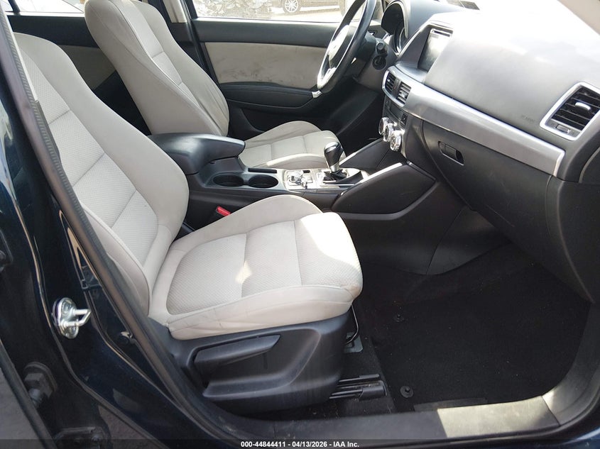 2016 Mazda Cx-5 VIN JM3KE4CYXG0877566 IAAI salvage auction — RIGHT FRONT, Salvage Title, sold $2,800 on 2026-07-10 (photo 5)