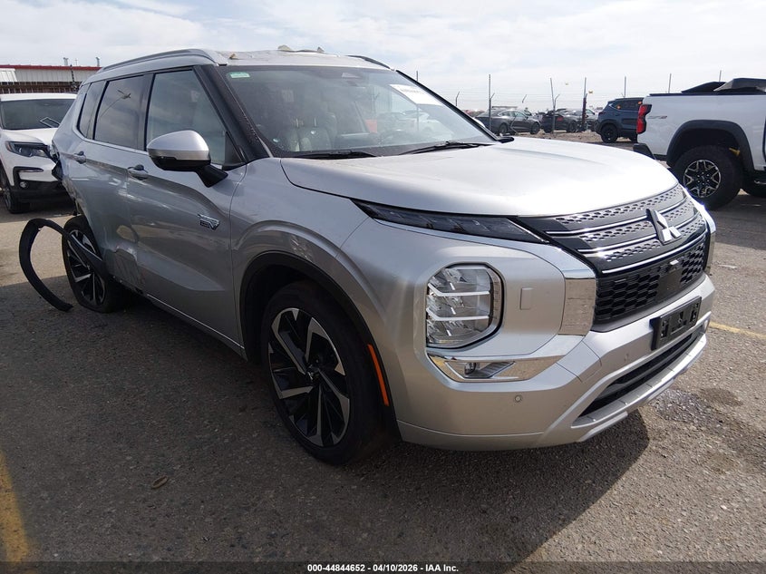 2023 Mitsubishi Outlander VIN JA4T5VA94PZ062753 IAAI salvage auction — RIGHT REAR, Salvage Title, sold $9,000 on 2026-07-17 (photo 1)