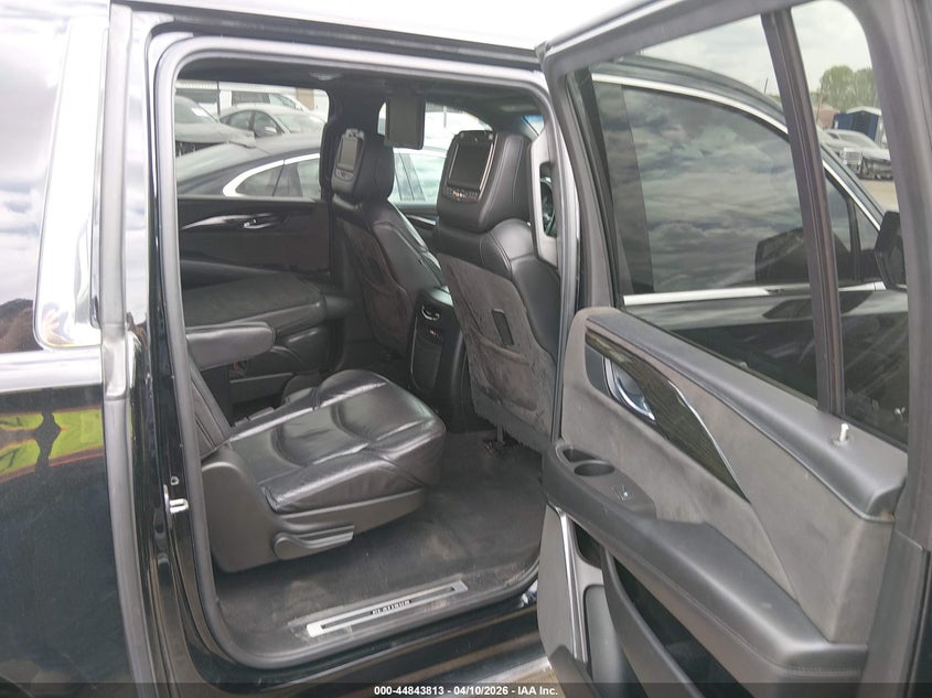 2016 Cadillac Escalade VIN 1GYS3KKJ5GR450910 IAAI salvage auction — FRONT END, Salvage Title, sold $3,500 on 2026-09-02 (photo 8)