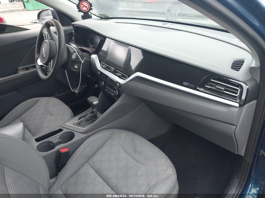 2022 Kia Niro VIN KNDCB3LC8N5535201 IAAI salvage auction — REAR END, Salvage Title, sold $6,400 on 2026-07-10 (photo 5)