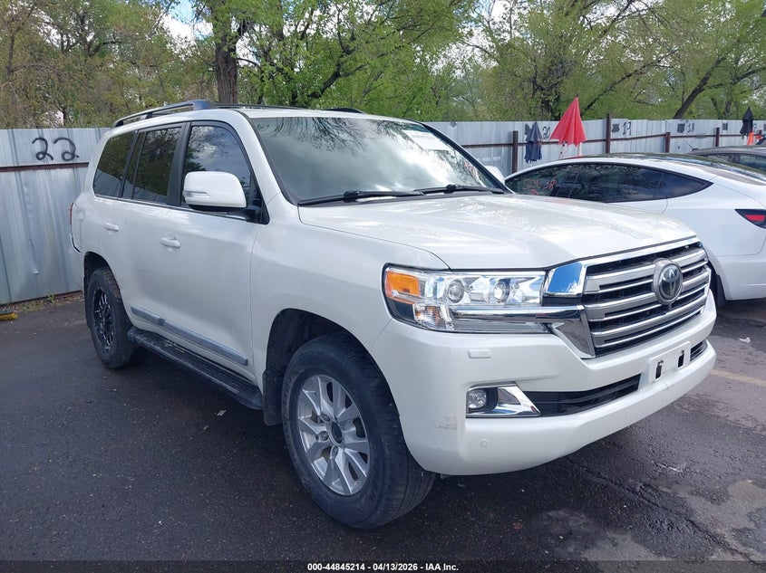2016 Toyota Land cruiser VIN JTMCY7AJ0G4046601 IAAI salvage auction — SIDE, Wait Title, sold $32,250 on 2026-07-26 (photo 1)