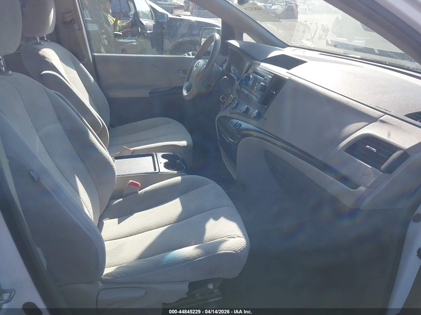 2011 Toyota Sienna VIN 5TDKK3DC1BS079882 IAAI salvage auction — FRONT & REAR, Mv-907A (New York), sold $1,825 on 2026-07-21 (photo 5)
