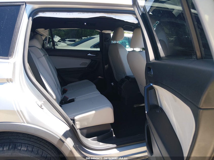 2020 Volkswagen Tiguan VIN 3VV2B7AX2LM146359 IAAI salvage auction — SIDE, Salvage Title, sold $3,350 on 2026-07-26 (photo 8)