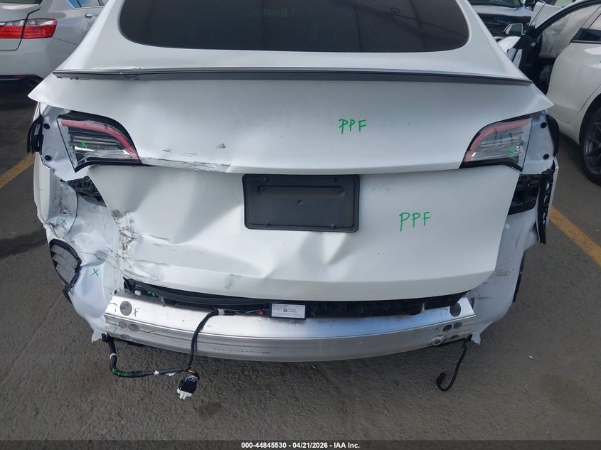 2022 Tesla Model y VIN 7SAYGDEF3NF530381 IAAI salvage auction — REAR END, Salvage (California), sold $12,450 on 2026-07-08 (photo 6)