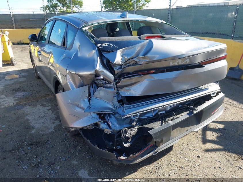 2025 Kia K4 VIN 3KPFU4DE7SE087062 IAAI salvage auction — REAR END, Salvage Title, sold $2,550 on 2026-07-09 (photo 6)