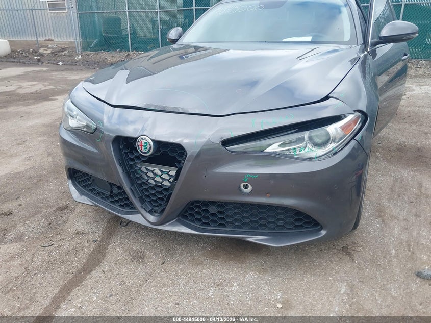 2017 Alfa romeo Giulia VIN ZARFAEENXH7556950 IAAI salvage auction — FRONT END, Clear (Indiana), sold $4,850 on 2026-07-21 (photo 6)