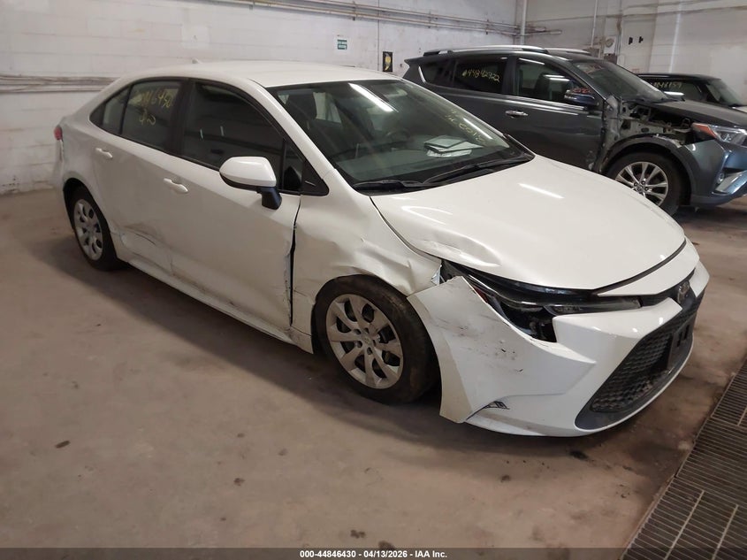 2021 Toyota Corolla VIN JTDEPMAEXMJ180252 IAAI salvage auction — RIGHT FRONT, Salvage Title, sold $3,600 on 2026-07-29 (photo 1)