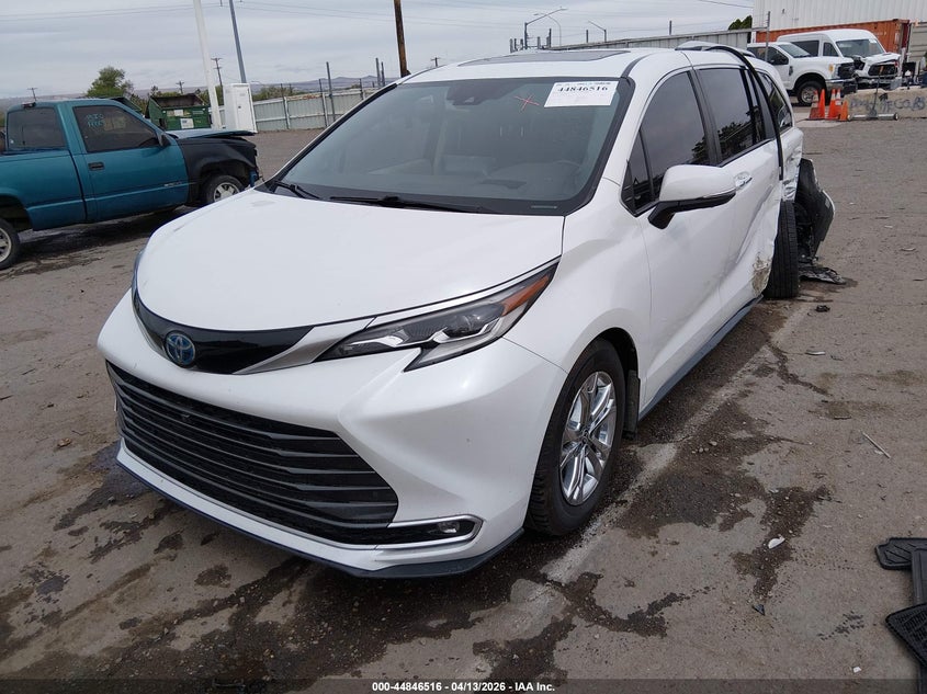 2023 Toyota Sienna VIN 5TDESKFC4PS093285 IAAI salvage auction — SIDE, Salvage (New Mexico), sold $17,100 on 2026-07-13 (photo 2)
