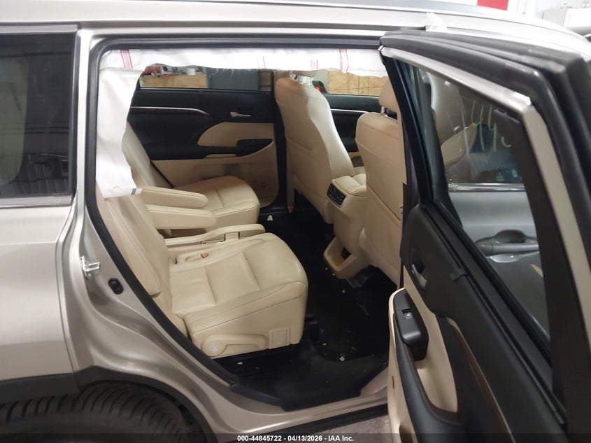 2015 Toyota Highlander VIN 5TDDCRFH1FS008835 IAAI salvage auction — FRONT END, Salvage (Minnesota), sold $5,000 on 2026-07-05 (photo 8)