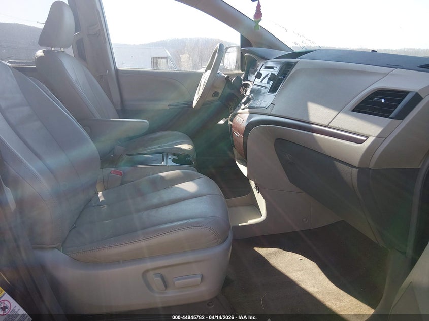 2013 Toyota Sienna VIN 5TDYK3DC5DS359575 IAAI salvage auction — REAR END, Salvage (New Jersey), sold $3,100 on 2026-07-09 (photo 5)