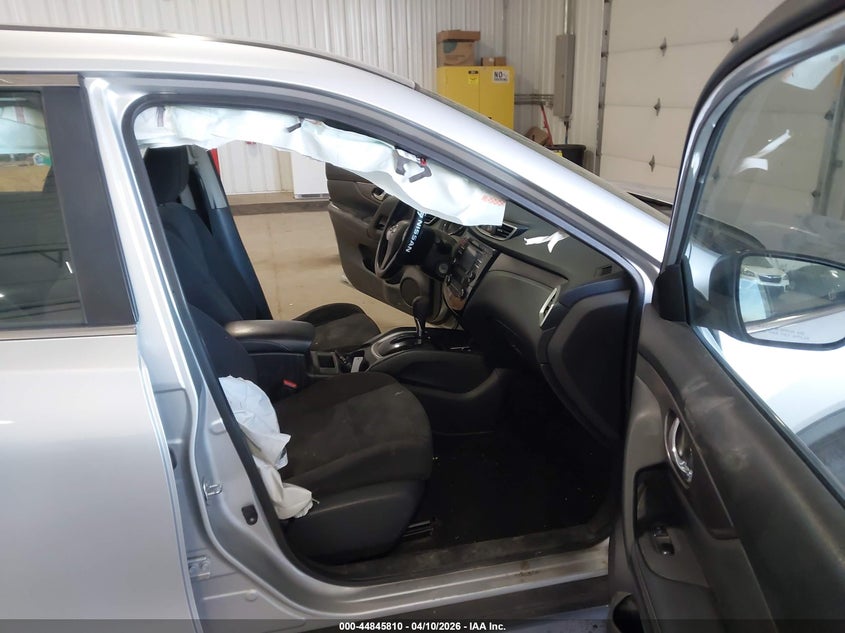 2016 Nissan Rogue VIN KNMAT2MV7GP685693 IAAI salvage auction — RIGHT REAR, Prior Salvage (Minnesota), sold $1,050 on 2026-07-15 (photo 5)