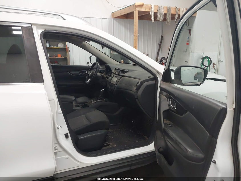 2017 Nissan Rogue VIN KNMAT2MV7HP520101 IAAI salvage auction — FRONT END, Regular (South Dakota), sold $900 on 2026-07-14 (photo 5)