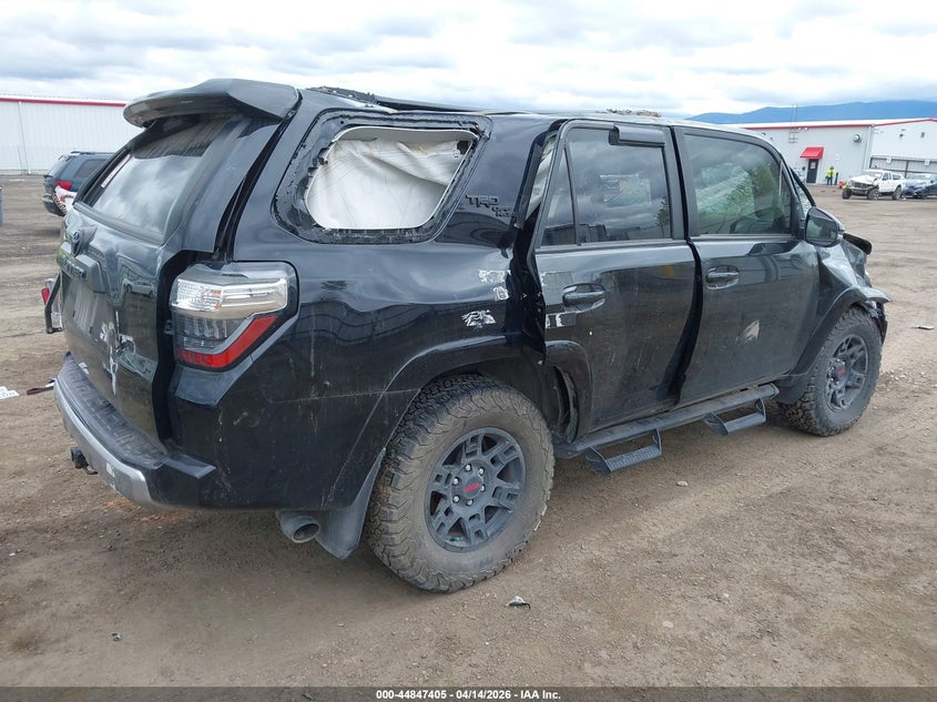 2022 Toyota 4runner VIN JTERU5JR6N5972648 IAAI salvage auction — ROLLOVER, Wait Title, sold $6,974 on 2026-07-25 (photo 4)