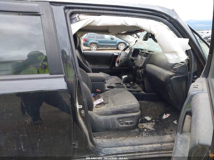 2022 Toyota 4runner VIN JTERU5JR6N5972648 IAAI salvage auction — ROLLOVER, Wait Title, sold $6,974 on 2026-07-25 (photo 5)