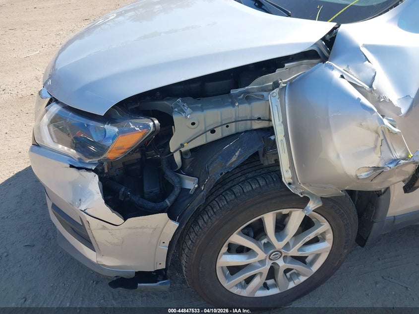 2018 Nissan Rogue VIN KNMAT2MV6JP619742 IAAI salvage auction — FRONT END, Salvage Title, sold $3,900 on 2026-07-09 (photo 6)