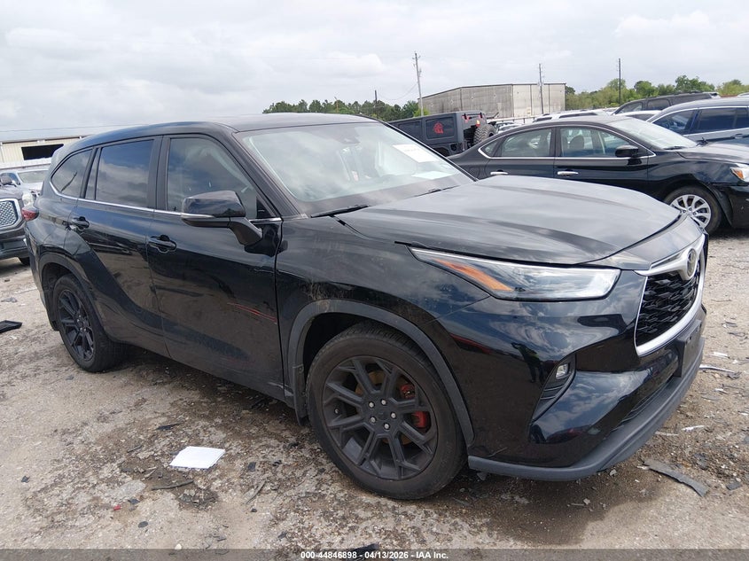 2023 Toyota Highlander VIN 5TDKDRAH1PS018388 IAAI salvage auction — LEFT SIDE, Salvage (Texas), sold $9,900 on 2026-07-22 (photo 1)