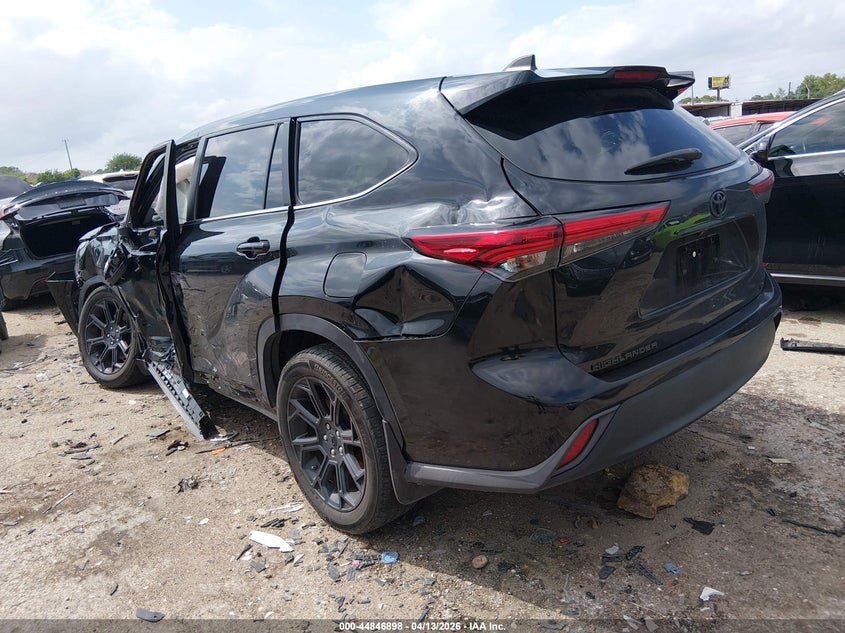 2023 Toyota Highlander VIN 5TDKDRAH1PS018388 IAAI salvage auction — LEFT SIDE, Salvage (Texas), sold $9,900 on 2026-07-22 (photo 3)
