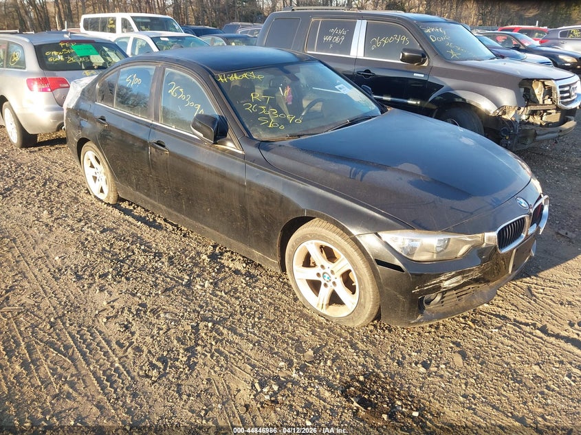 2015 BMW 3er VIN WBA3A5C54FF609481 IAAI salvage auction — FRONT & REAR, Wait Title, sold $425 on 2026-07-07 (photo 1)