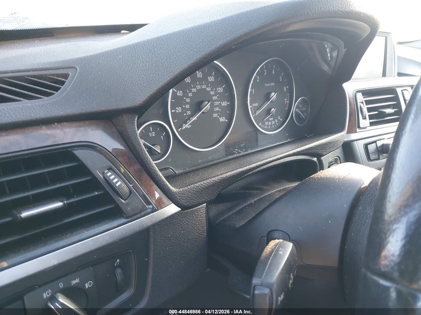 2015 BMW 3er VIN WBA3A5C54FF609481 IAAI salvage auction — FRONT & REAR, Wait Title, sold $425 on 2026-07-07 (photo 7)