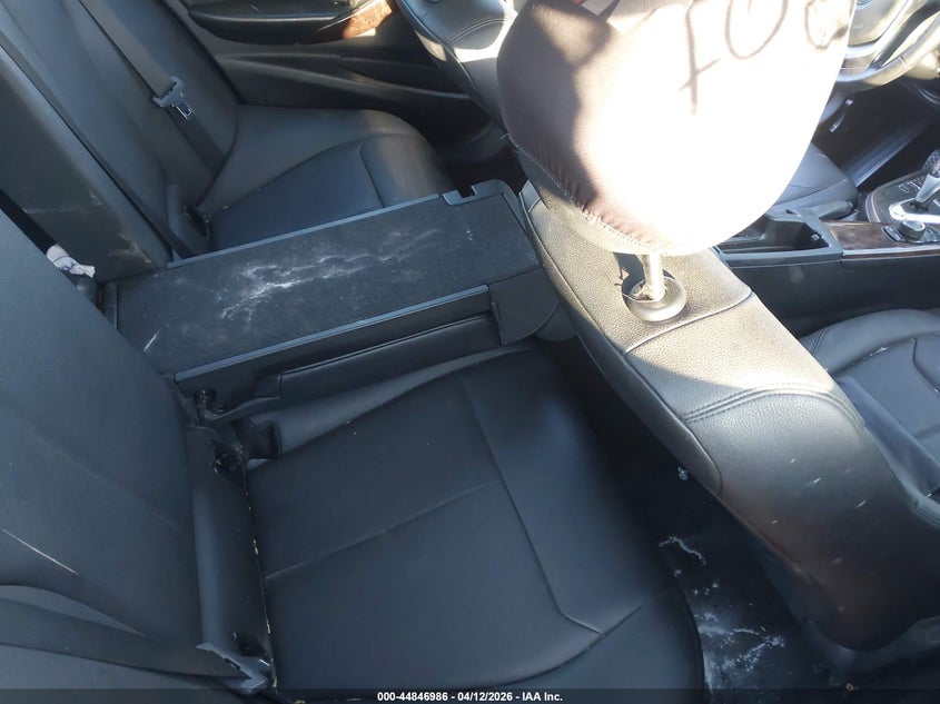 2015 BMW 3er VIN WBA3A5C54FF609481 IAAI salvage auction — FRONT & REAR, Wait Title, sold $425 on 2026-07-07 (photo 8)